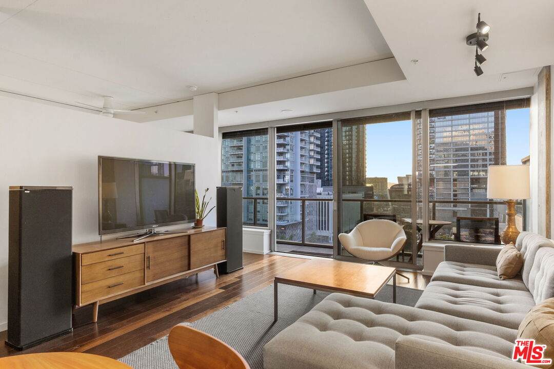 1155 Grand Ave - Photo 1