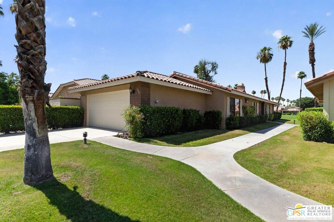 226 La Paz Way - Photo 1