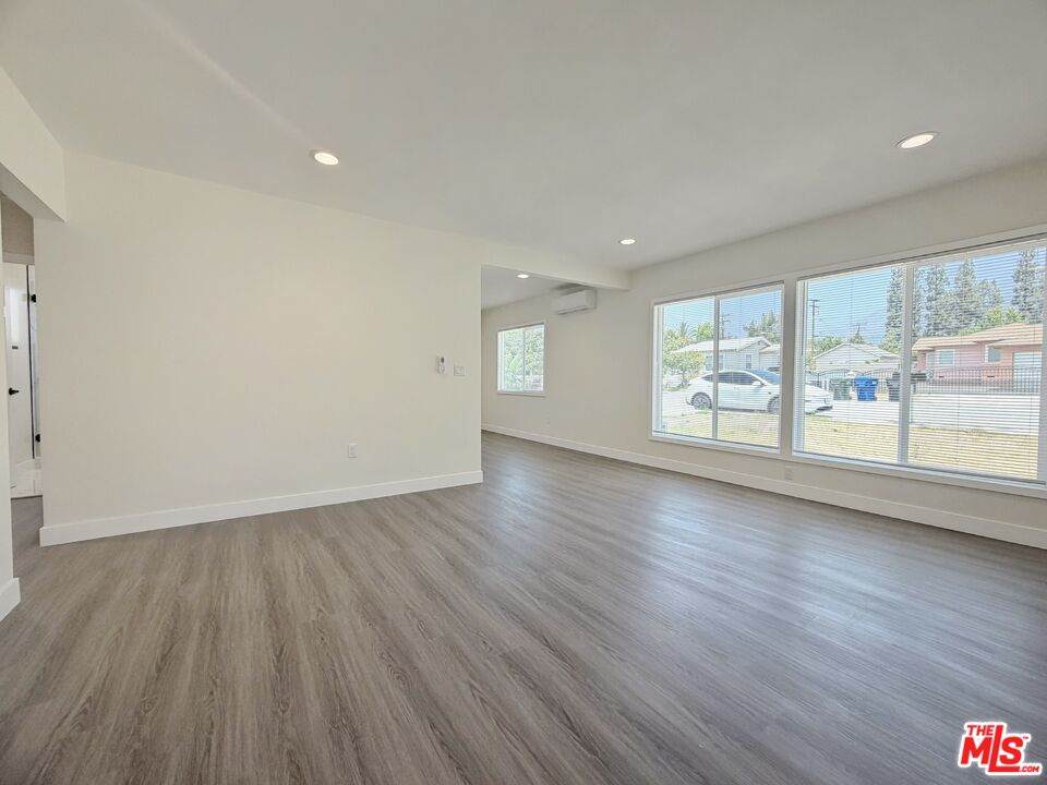 410 Cherry Ave - Photo 1