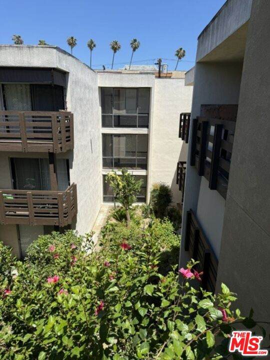 320 Ardmore Ave - Photo 1