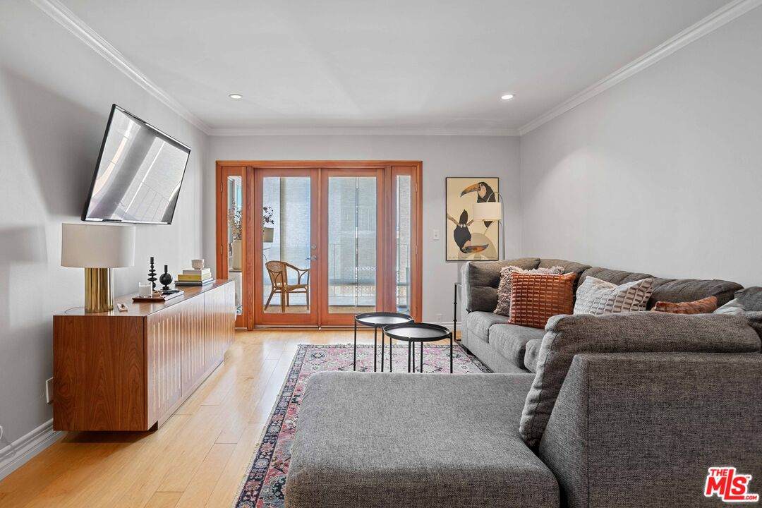 705 Westmount Dr - Photo 1