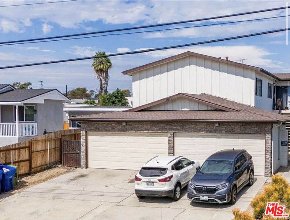 1601 Torrance Blvd - Photo 1