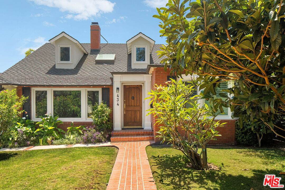 434 21st Pl - Photo 1