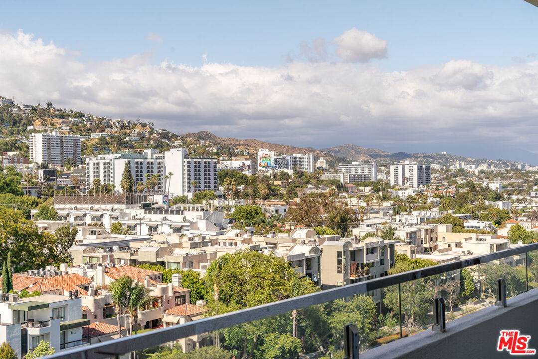 838 Doheny Dr - Photo 1