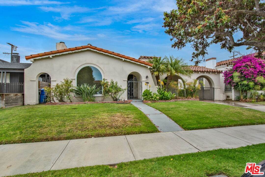 4126 Bronson Ave - Photo 1