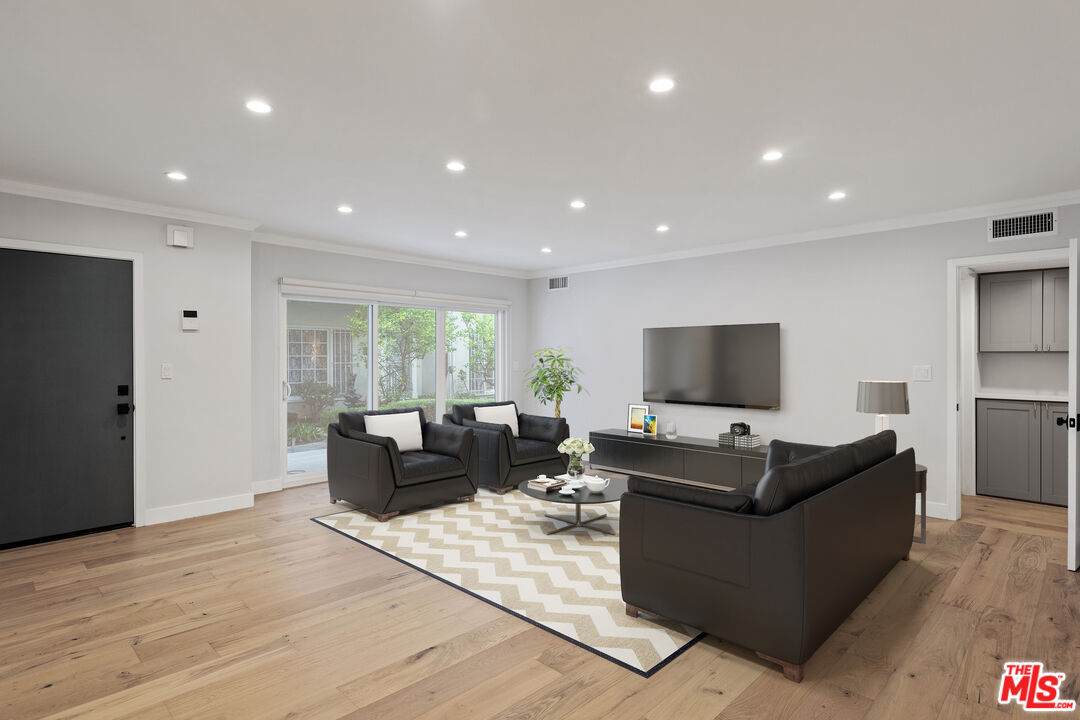 153 Palm Dr - Photo 1