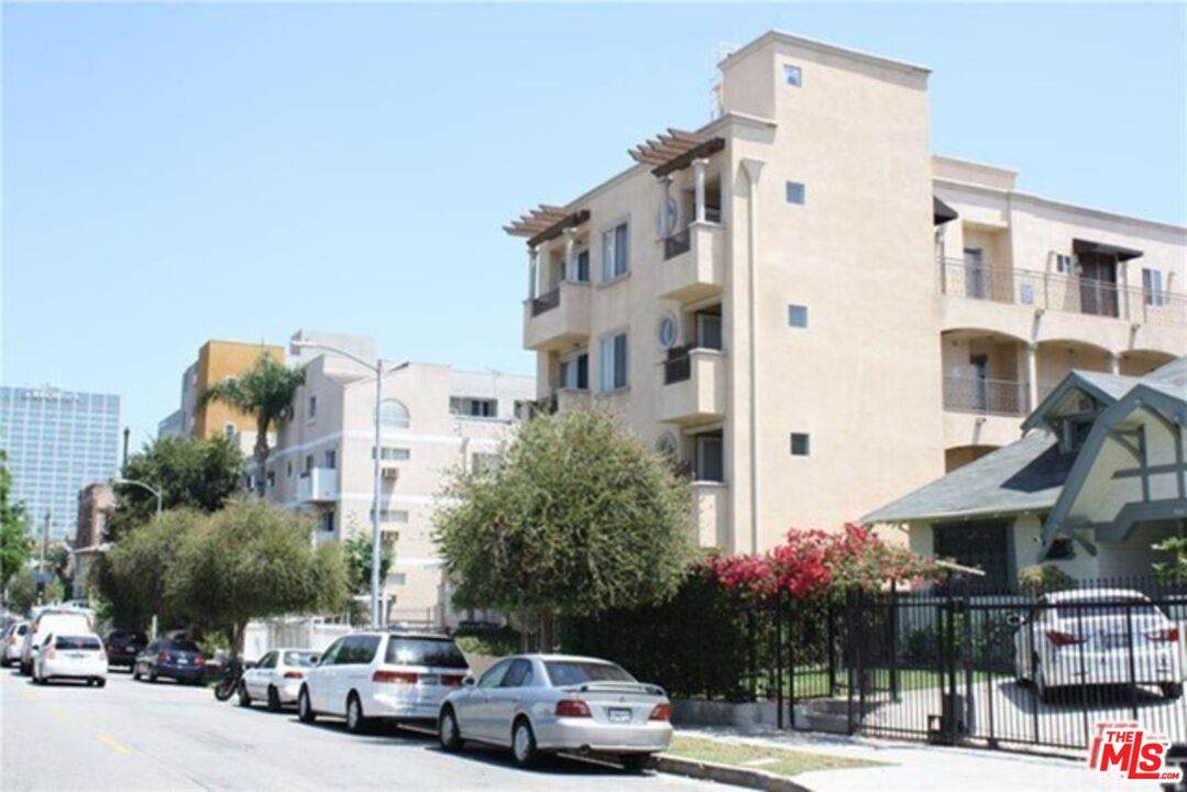 918 Harvard Blvd - Photo 1