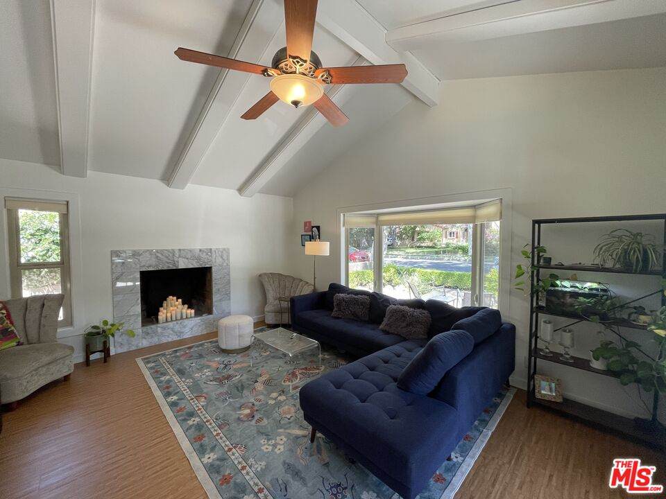 448 10th St - Photo 1