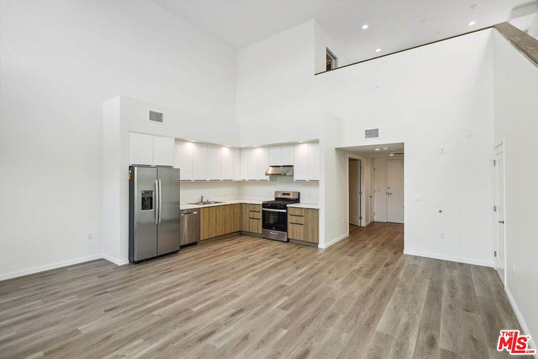 951 Wilton Pl - Photo 1