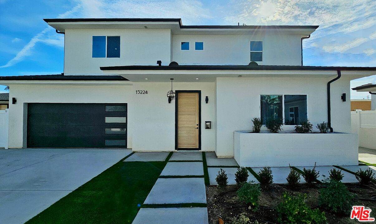 15224 Holyland Dr - Photo 1