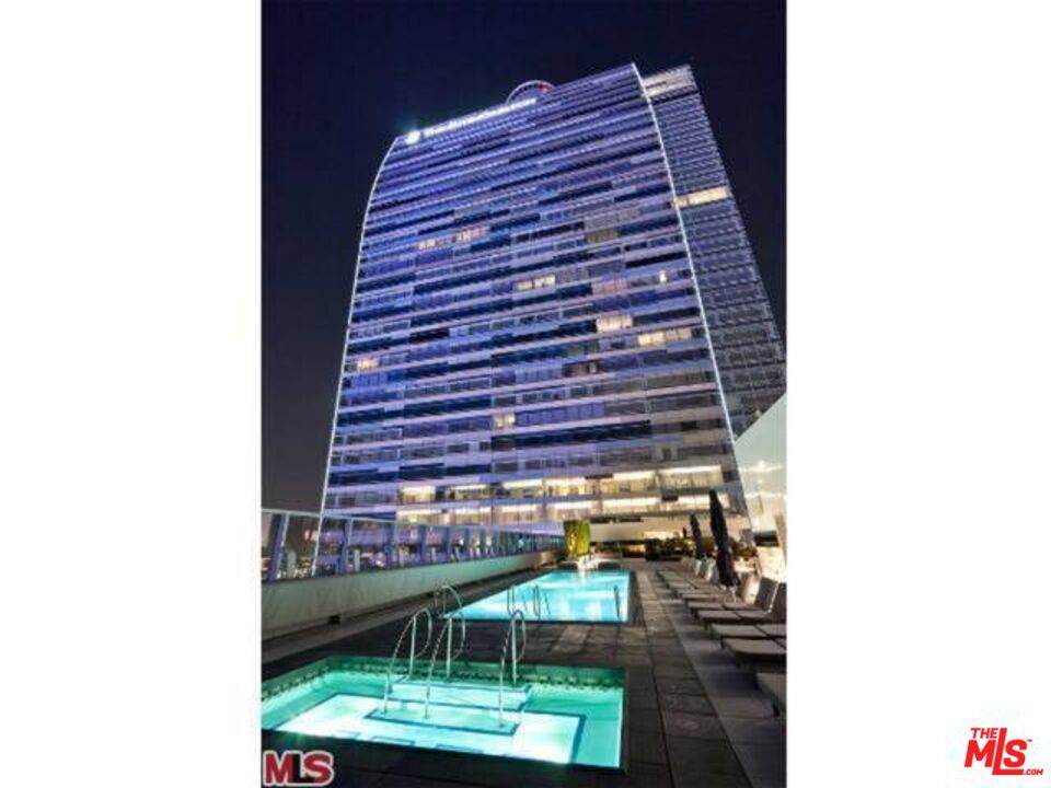 900 Olympic Blvd - Photo 1