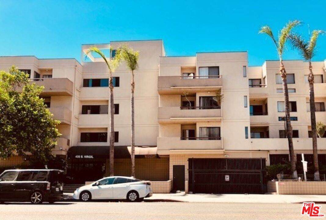 435 Virgil Ave - Photo 1