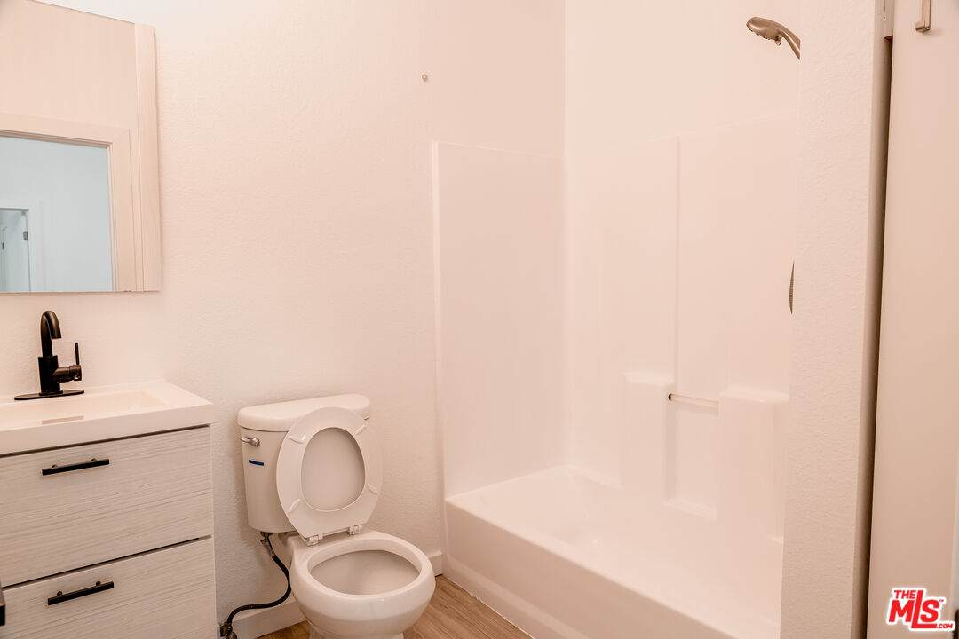 4518 Hollywood Blvd - Photo 1