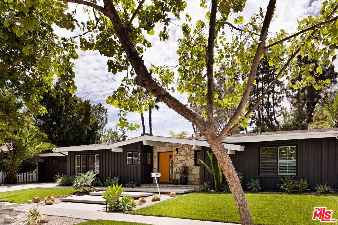 4735 Degovia Ave - Photo 1