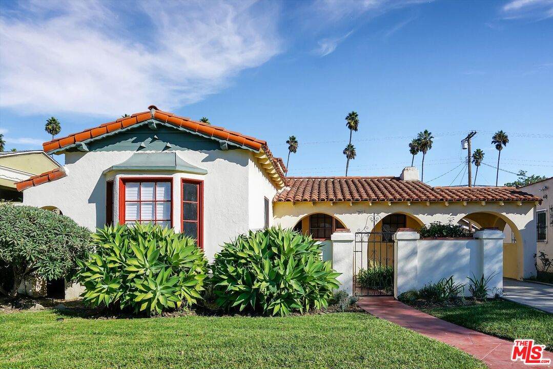 3800 Roxton Ave - Photo 1