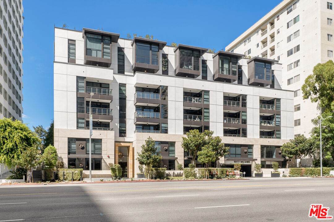 10777 Wilshire Blvd - Photo 1
