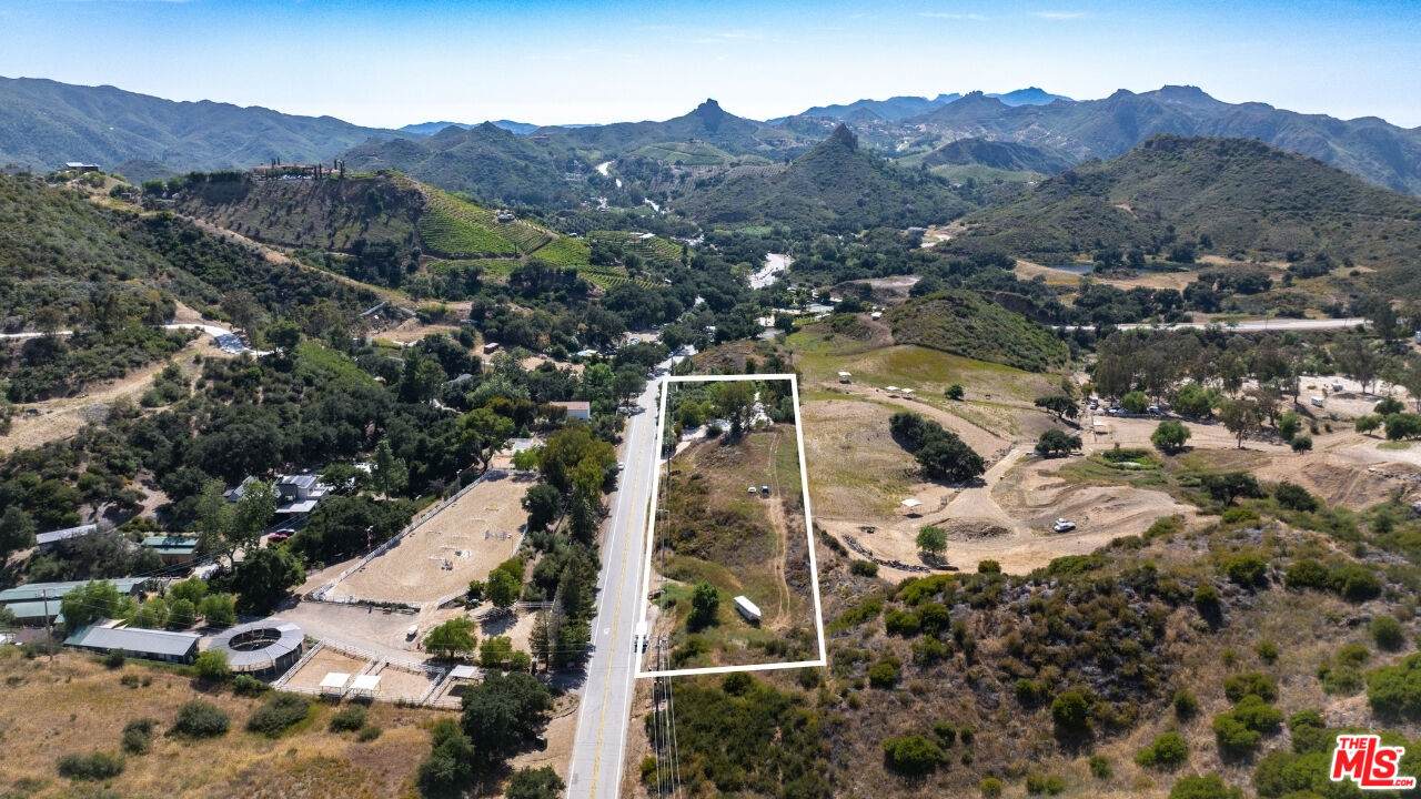 31341 Mulholland Hwy - Photo 1