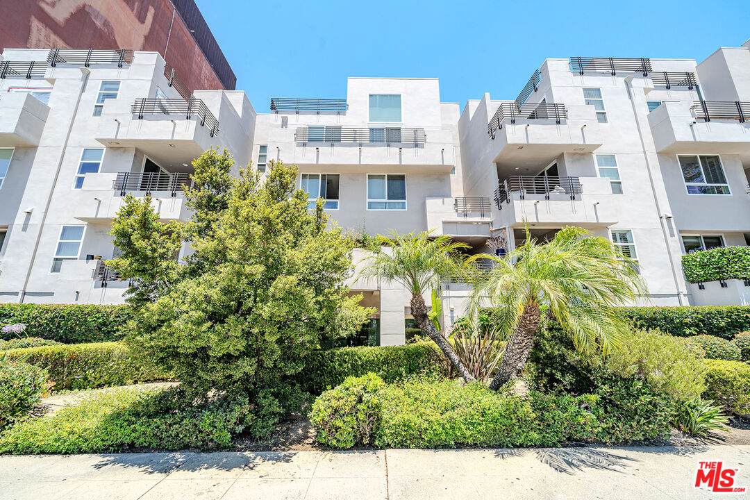 4925 Wilshire Blvd - Photo 1