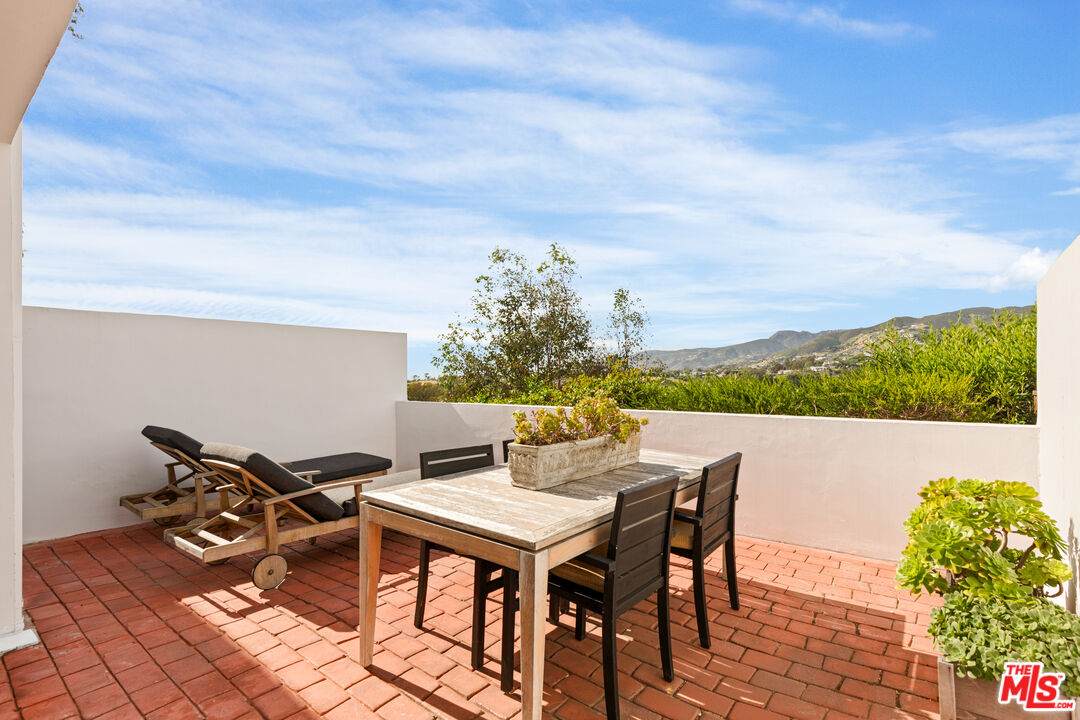 29221 Heathercliff Rd - Photo 1