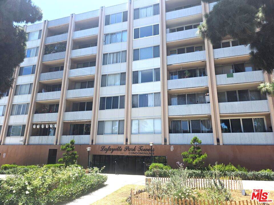 421 La Fayette Park Pl - Photo 1