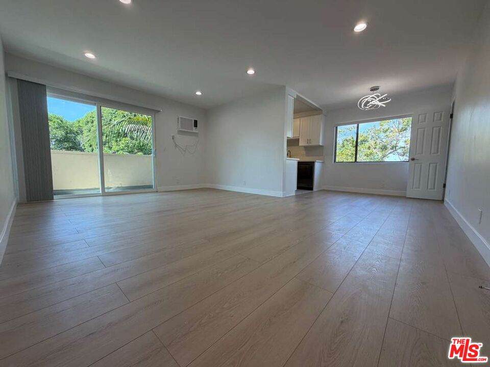 7607 Norton Ave - Photo 1