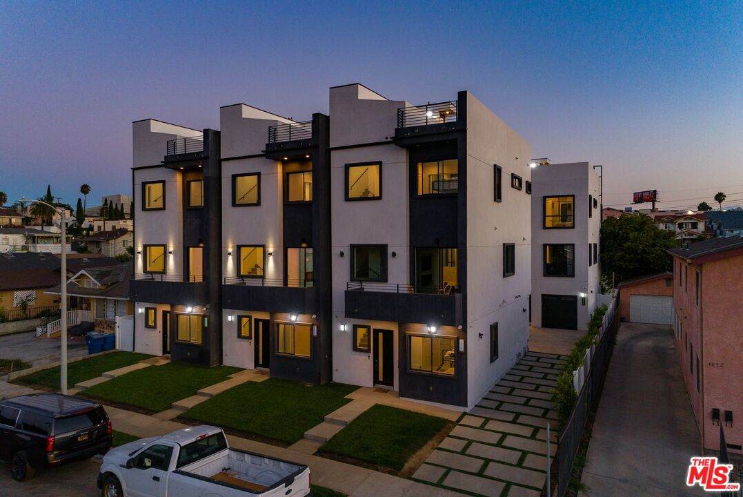 4826 Pickford - Photo 1