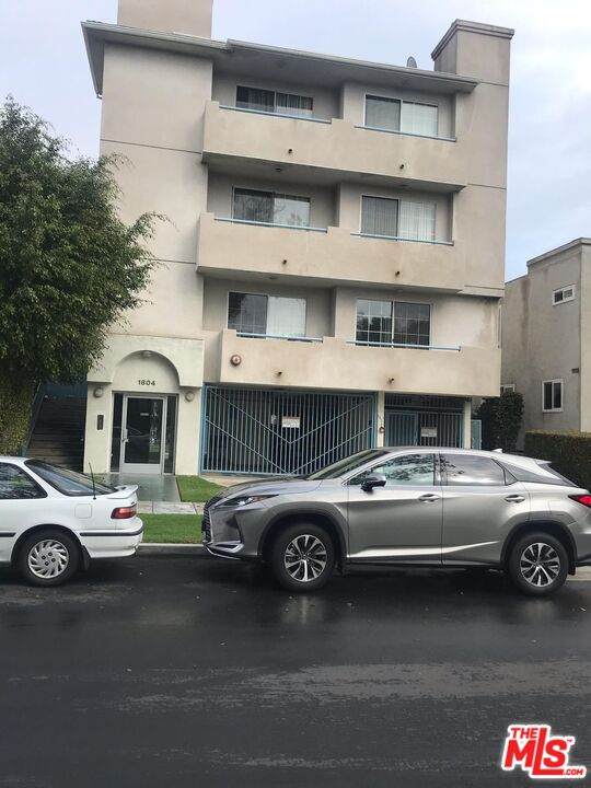 1804 Camden Ave - Photo 1