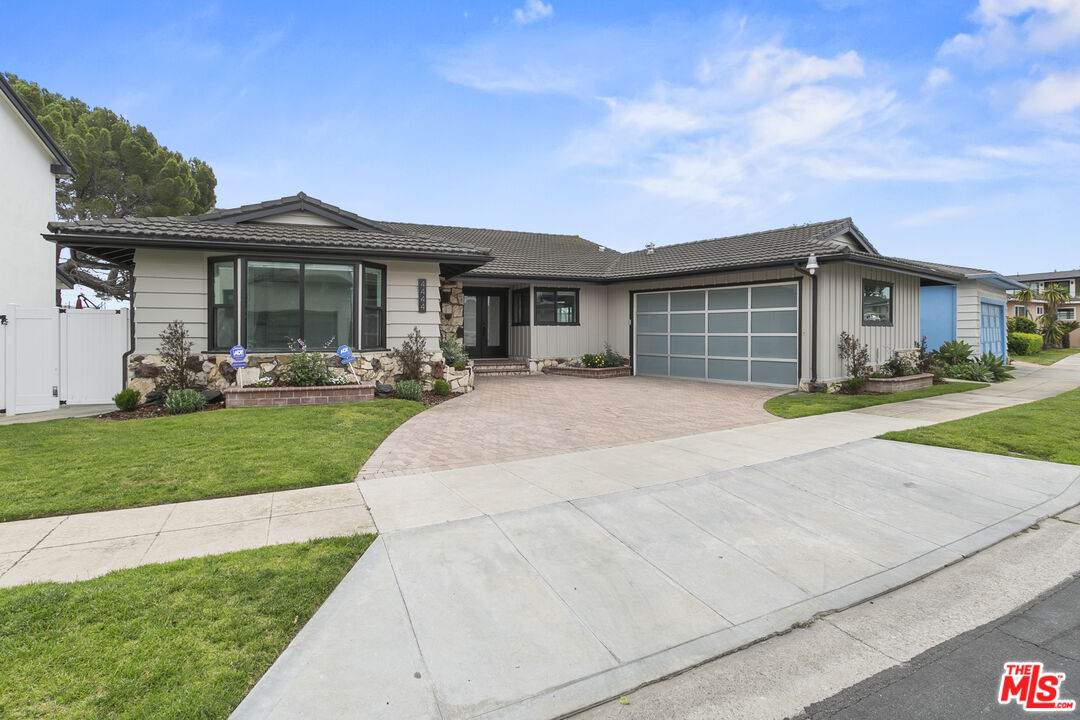 4444 Don Felipe Dr - Photo 1