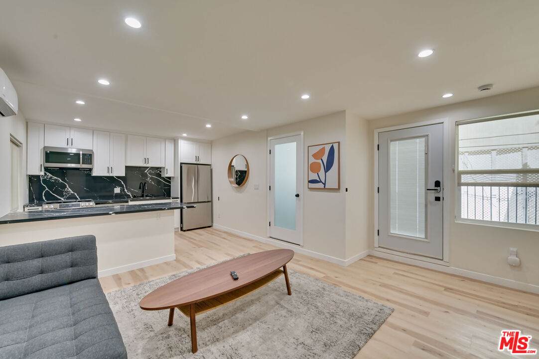 9042 Phyllis Ave - Photo 1