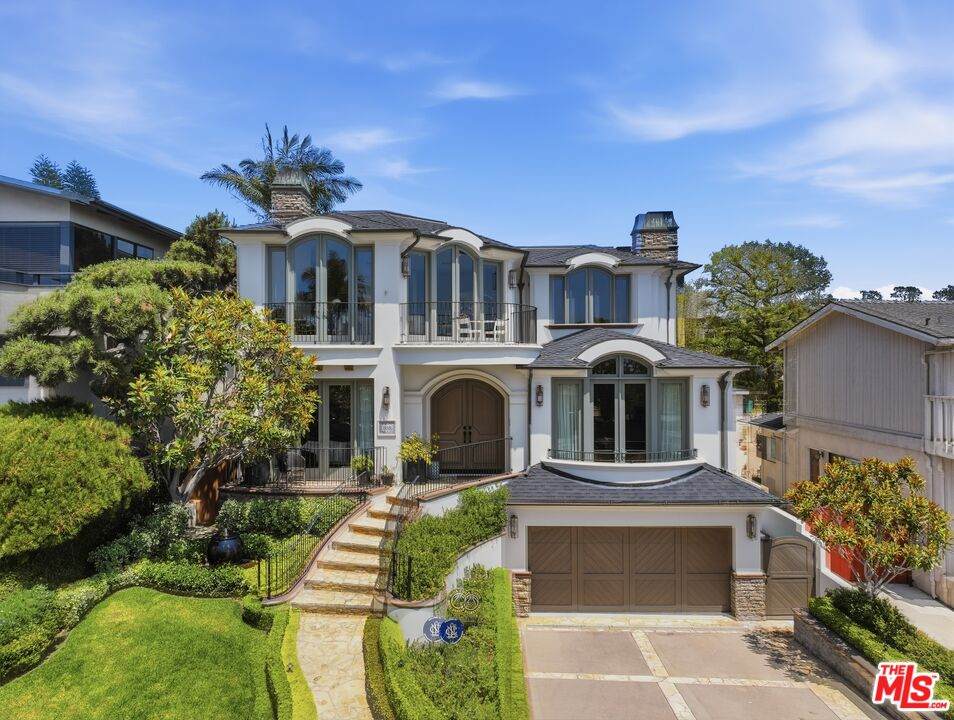 108 Poinsettia Ave - Photo 1
