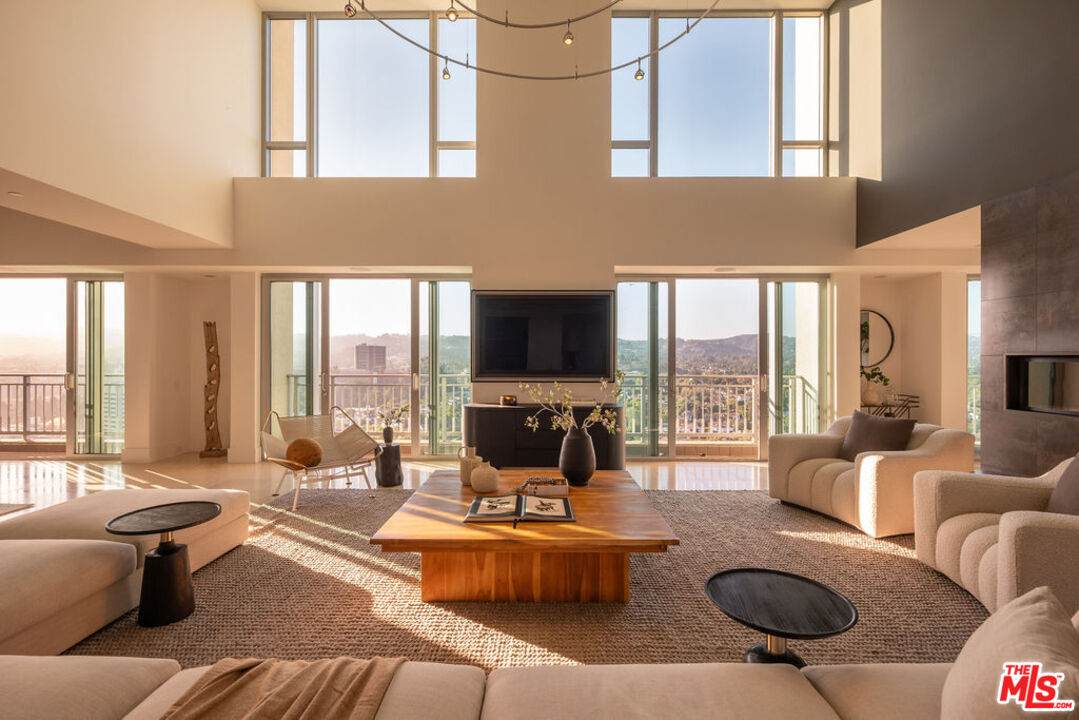 10727 Wilshire Blvd - Photo 1