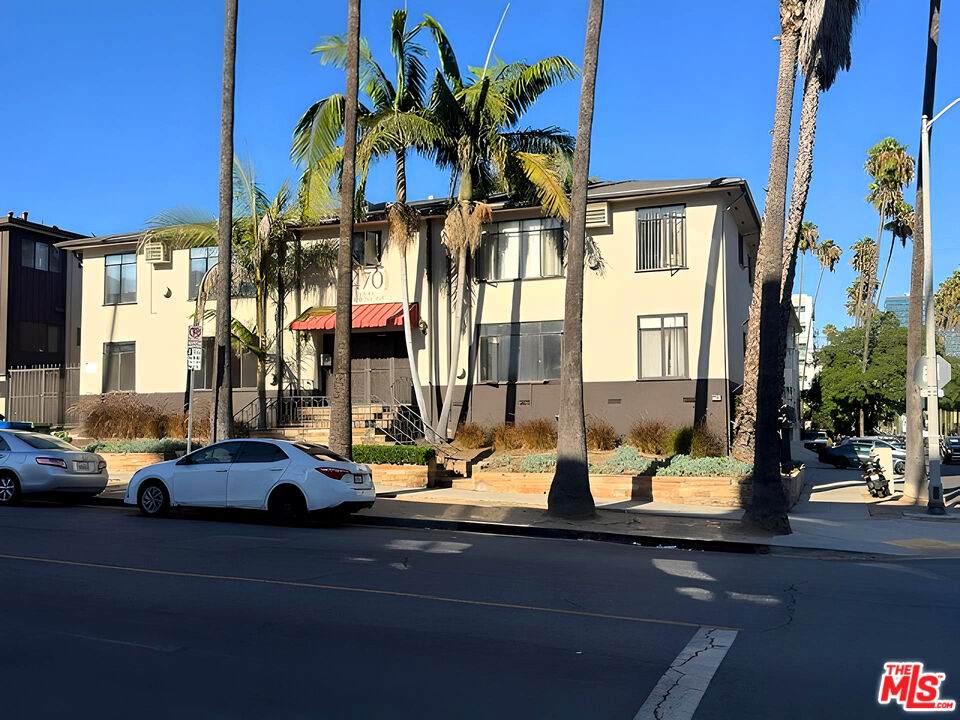 470-S Mariposa Ave - Photo 1