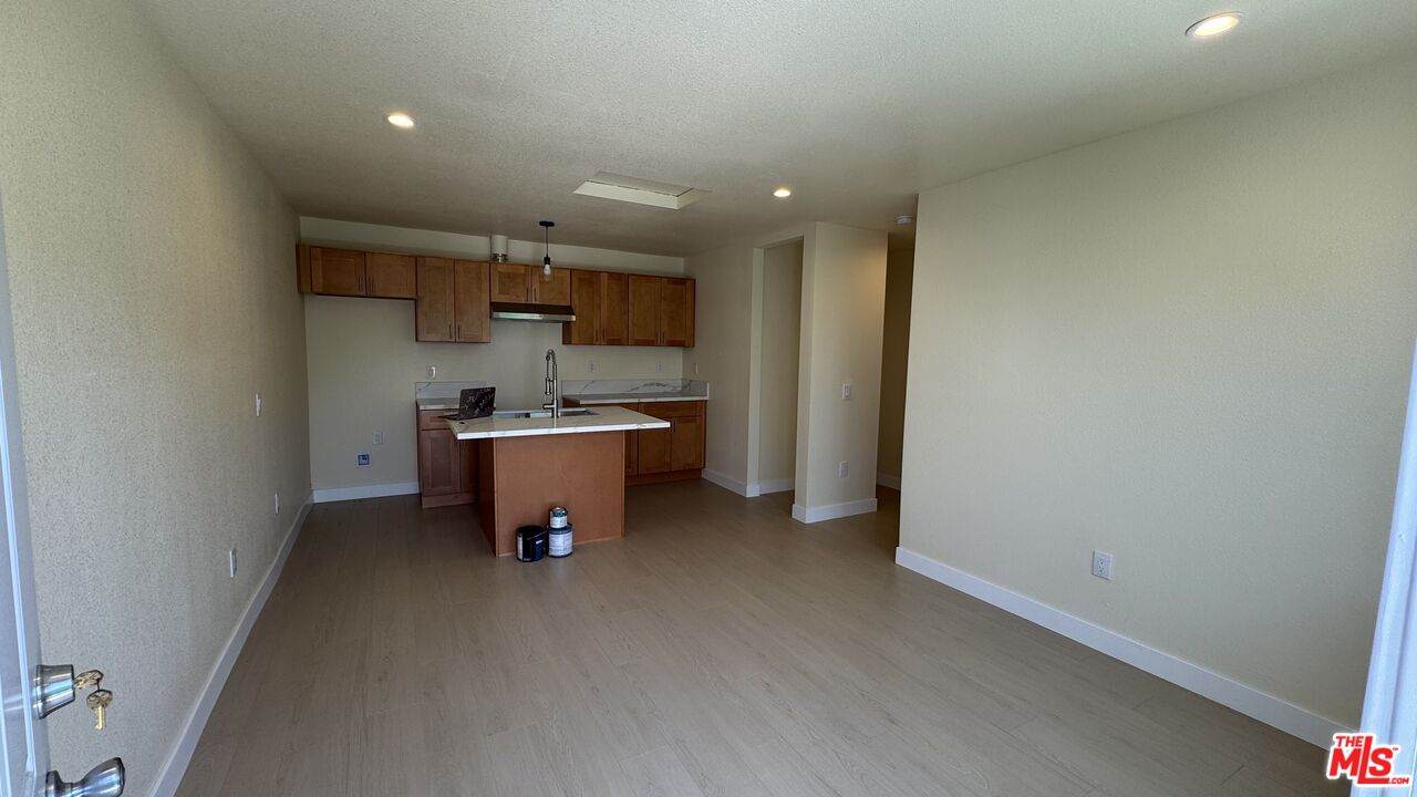 2528 Elkgrove Ave - Photo 1