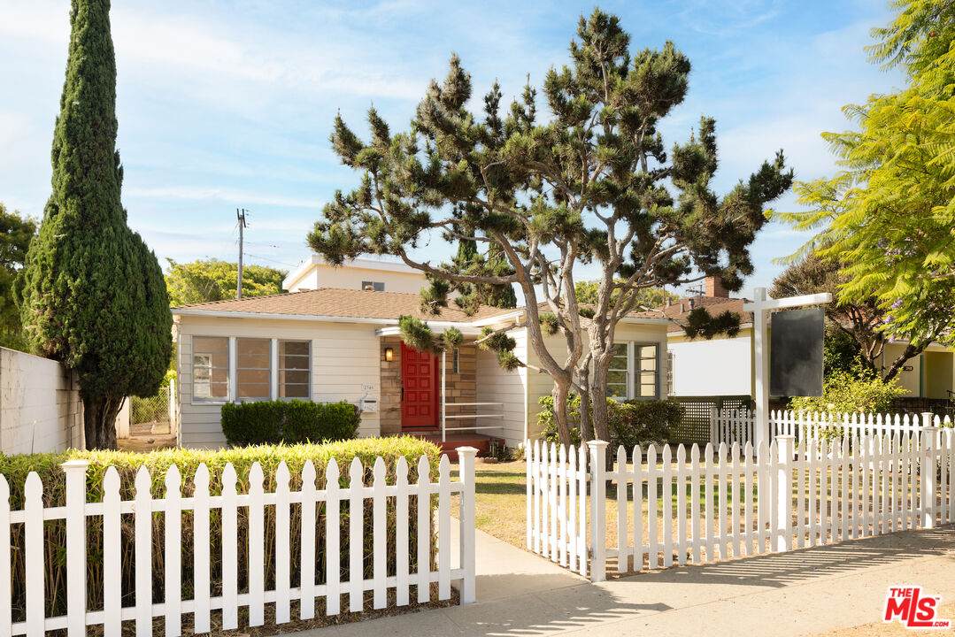 2346 Pearl St - Photo 1
