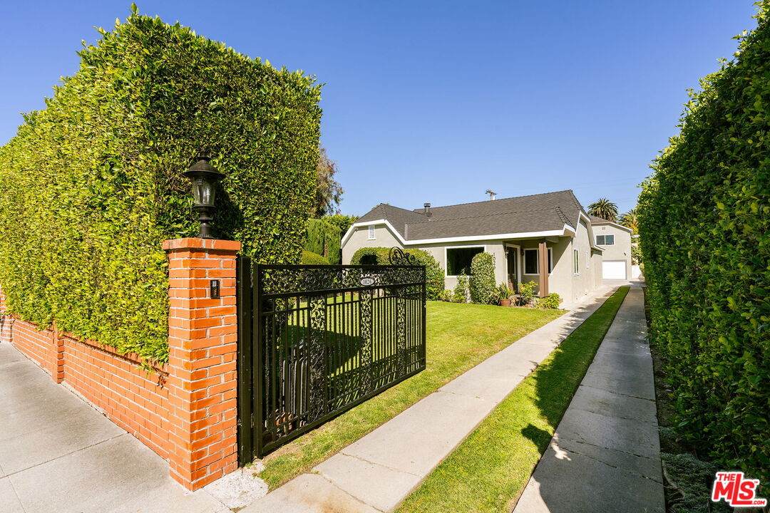1026 Windsor Blvd - Photo 1