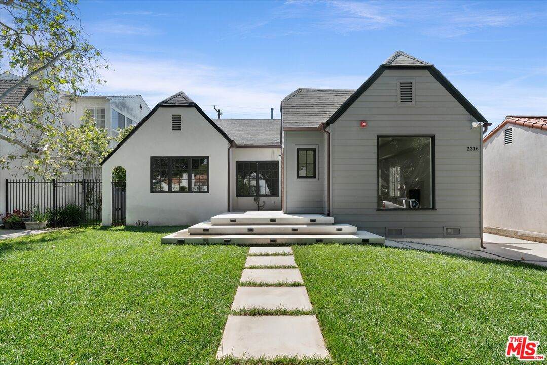 2316 Hill St - Photo 1