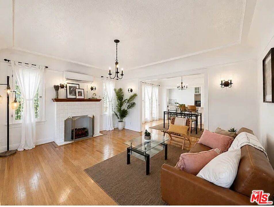 837 5th St - Photo 1