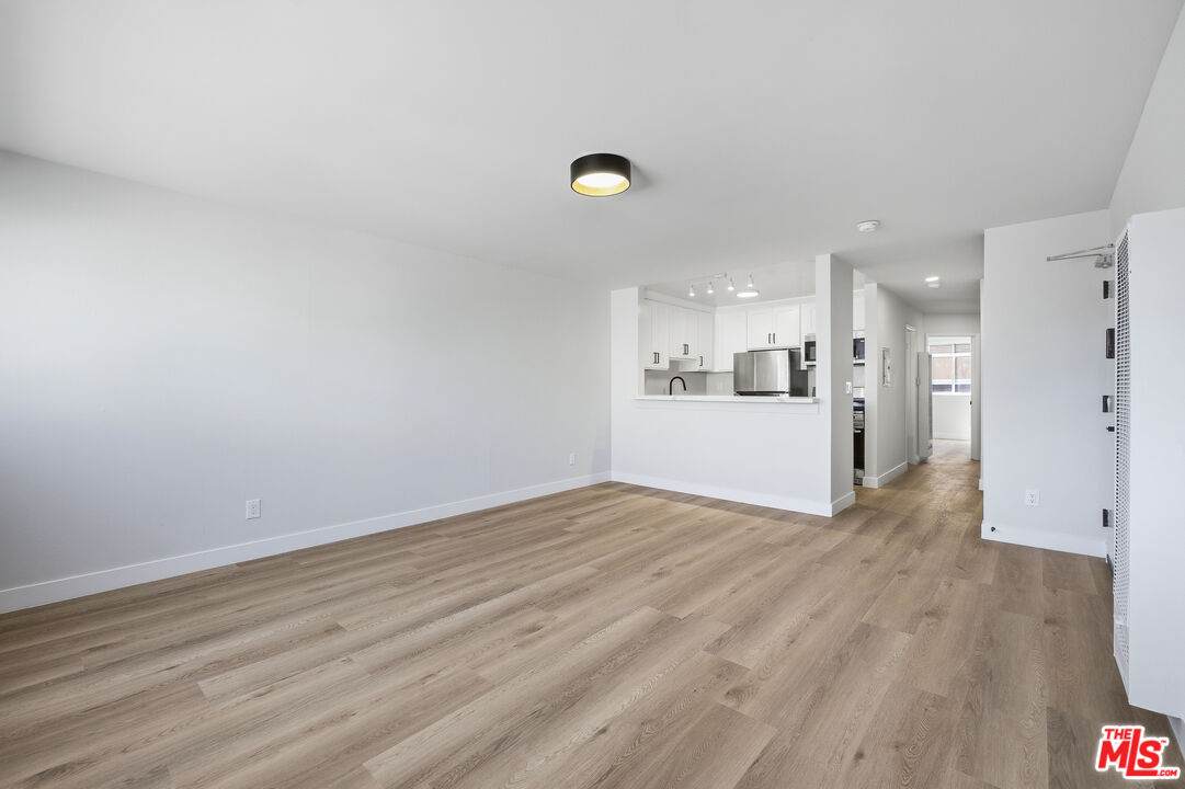 1337 Hoover St - Photo 1