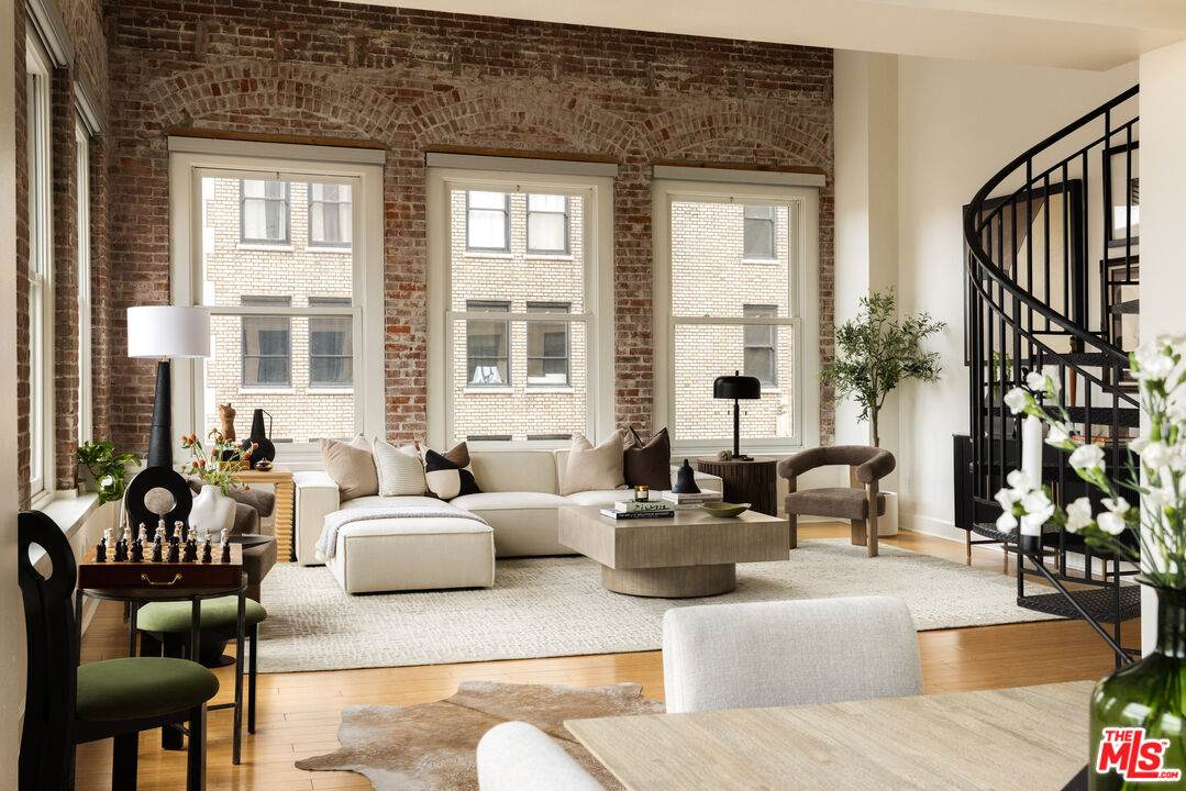 253 Broadway - Photo 1