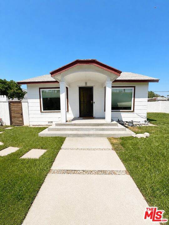 2703 Obama Blvd - Photo 1