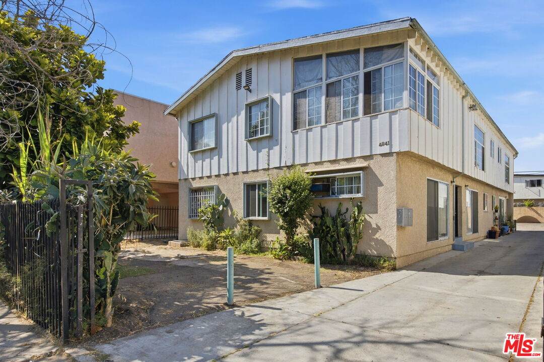 4841 18th St - Photo 1
