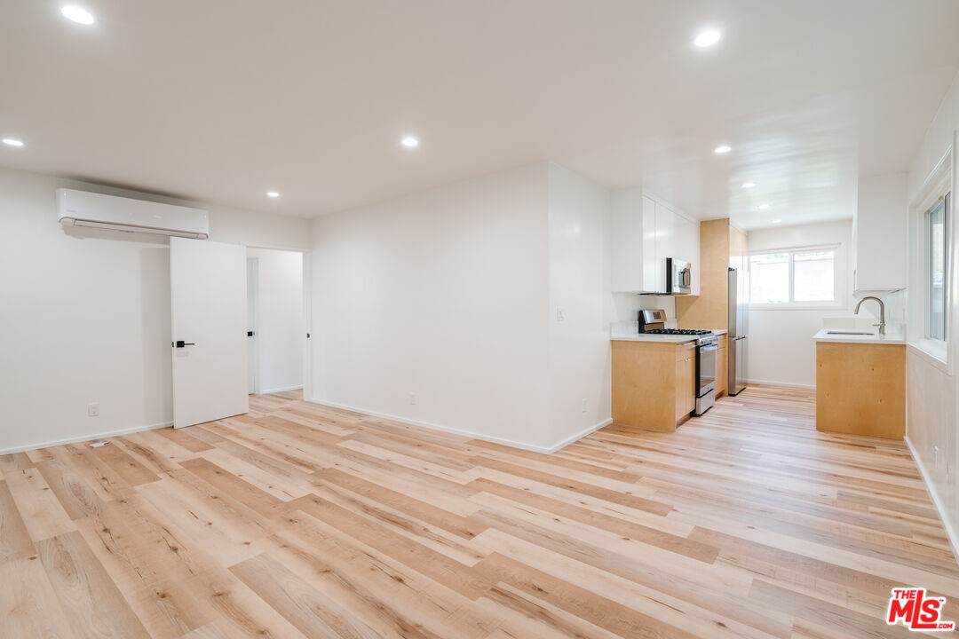 1318 Ogden Dr - Photo 1