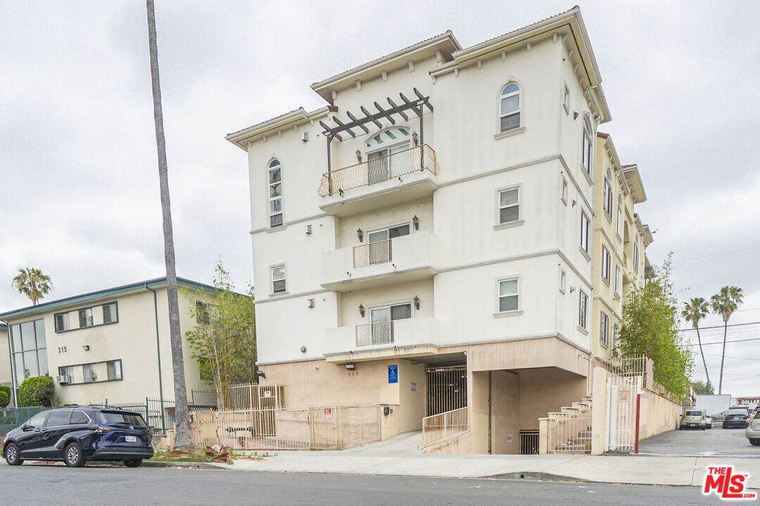 309 Mariposa Ave - Photo 1