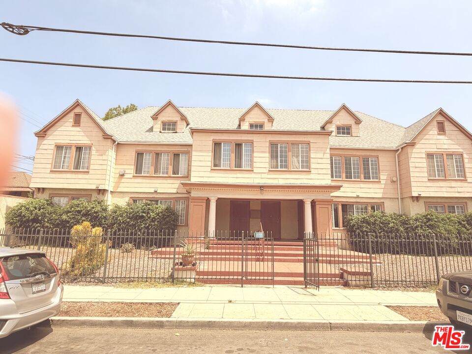 1573 30th St - Photo 1
