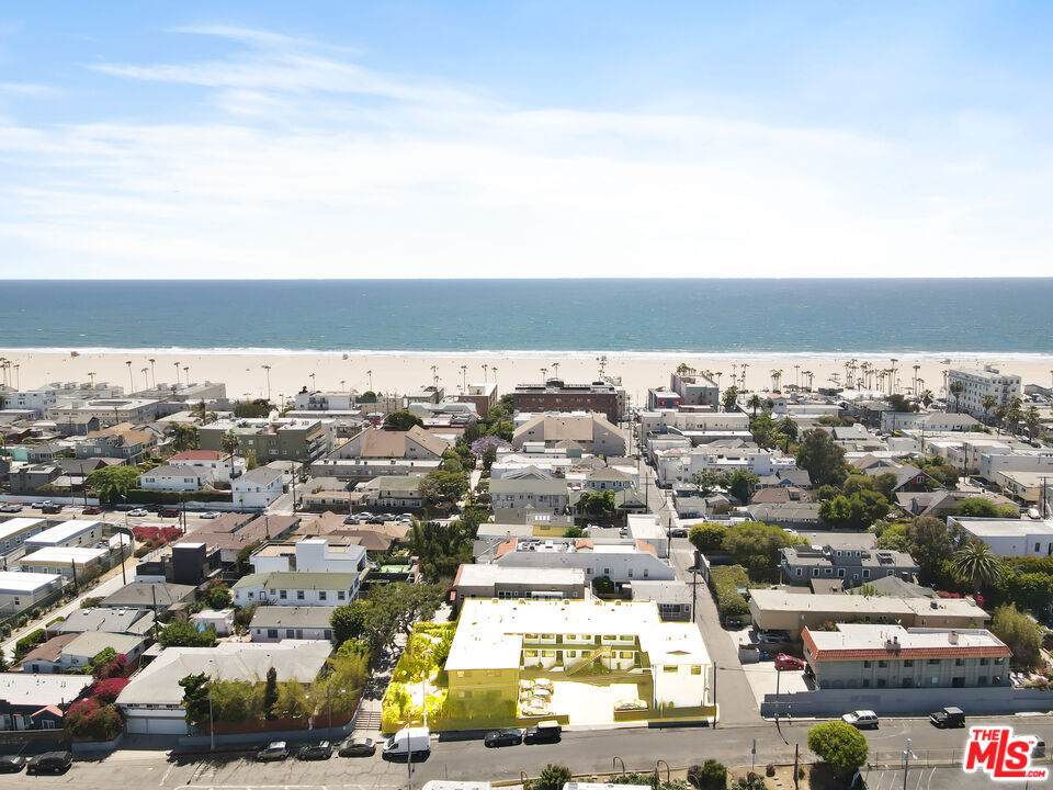 119 Paloma Ave - Photo 1