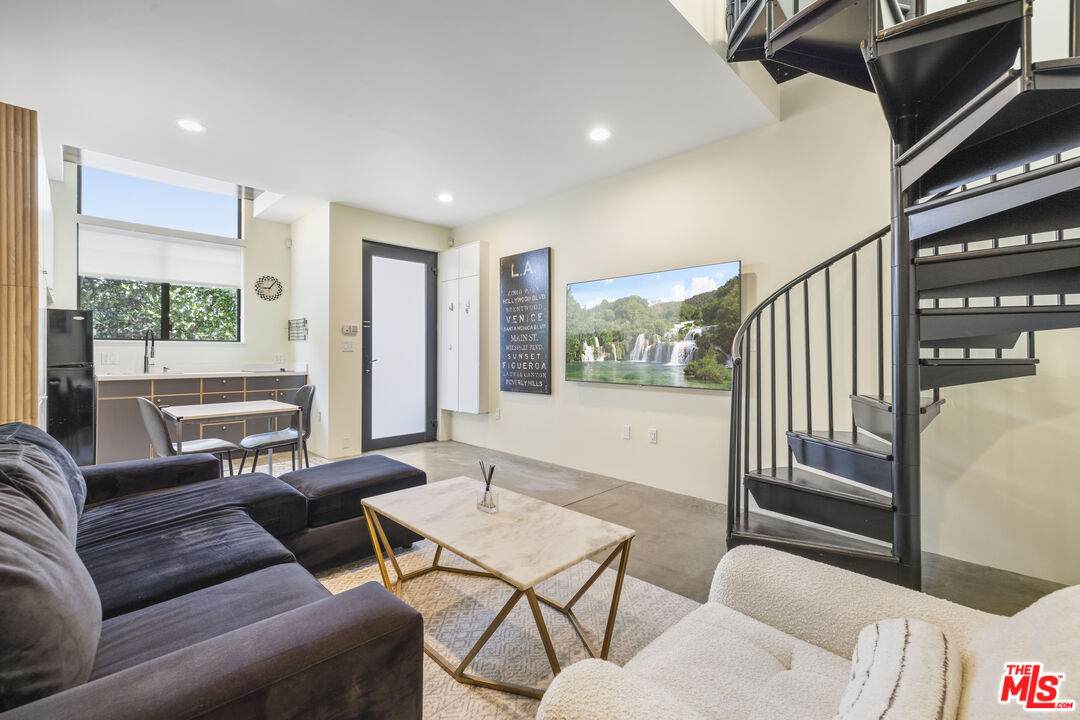 802 Harper Ave - Photo 1
