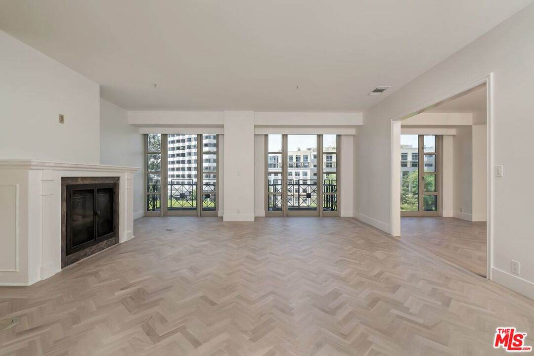10580 Wilshire Blvd - Photo 1