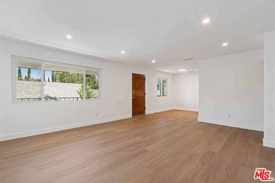 4442 Kingswell Ave - Photo 1