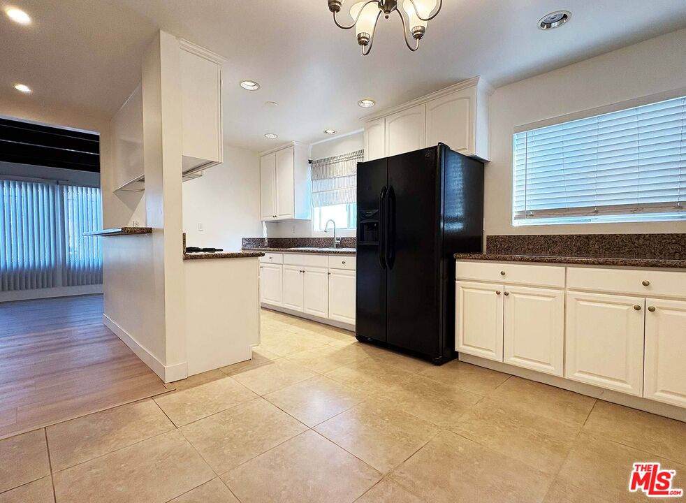 870 Figueroa Ter - Photo 1