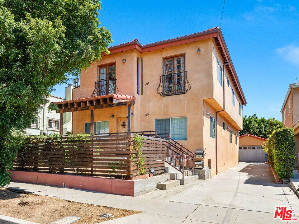 1650 Talmadge St - Photo 1